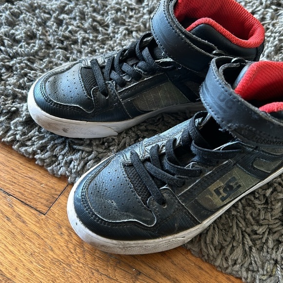 Boy DC High Top Sneakers Size 12.5 - Picture 7 of 11
